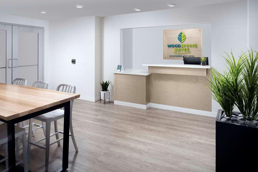 Woodspring Suites Seattle Everett Interior foto
